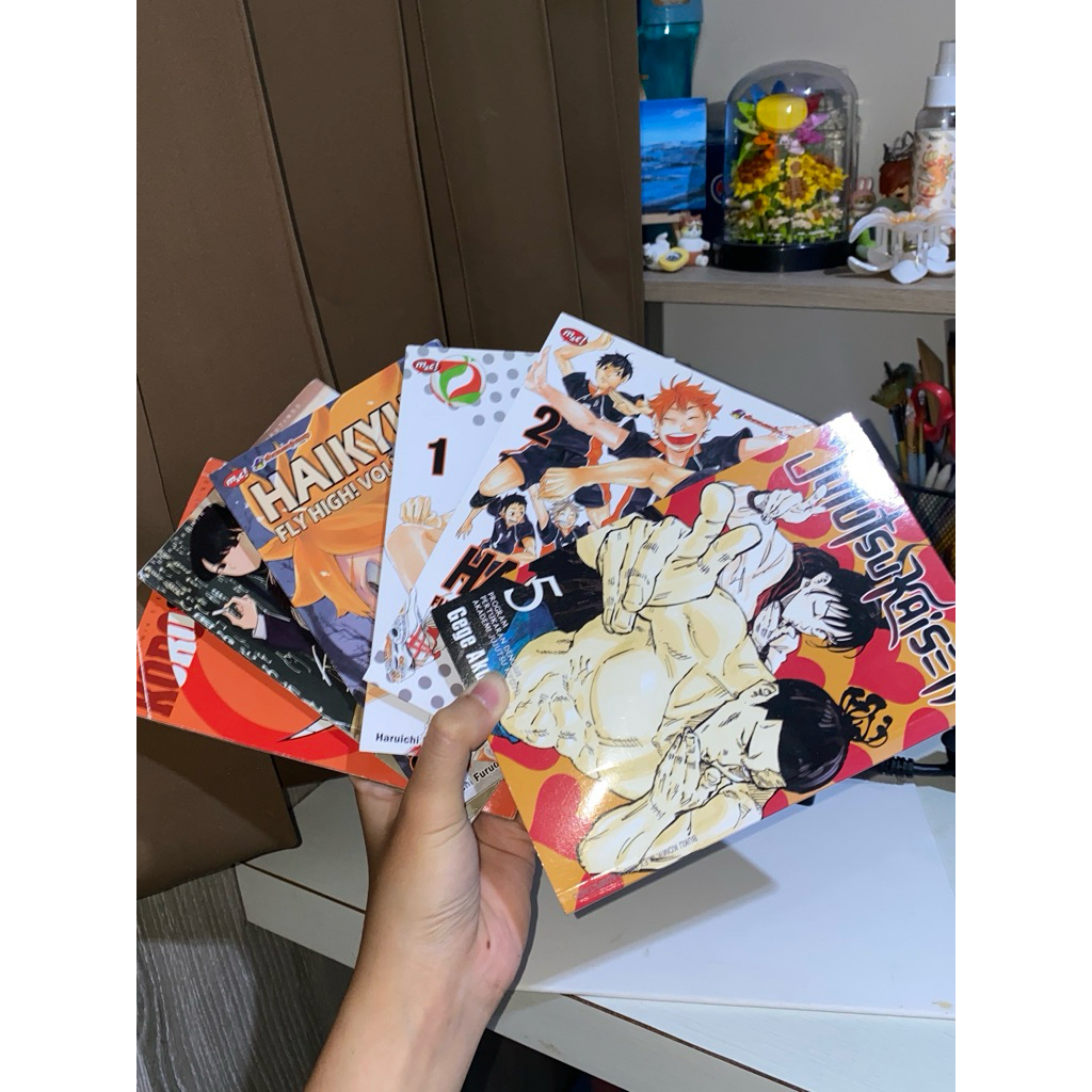 preloved komik haikyuu, jjk, komi, korosensei
