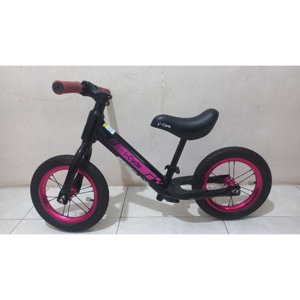 Preloved Pushbike i-Cycle Rocket Special Edition Black-Pink