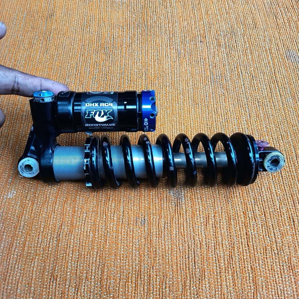 rearshock fox dhx ete22.2 bisa di buat 210