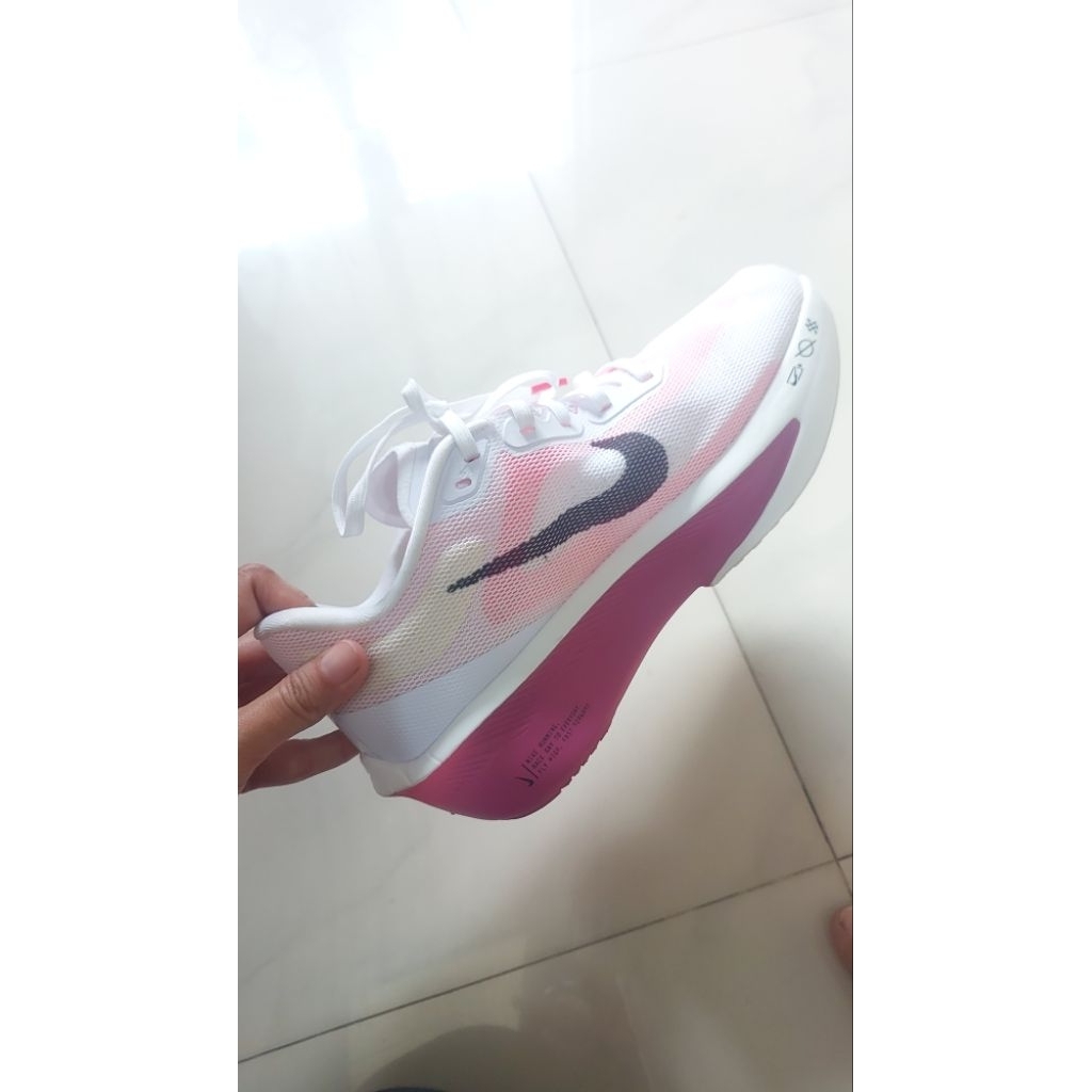 Sepatu NIKE ZOOM FLY