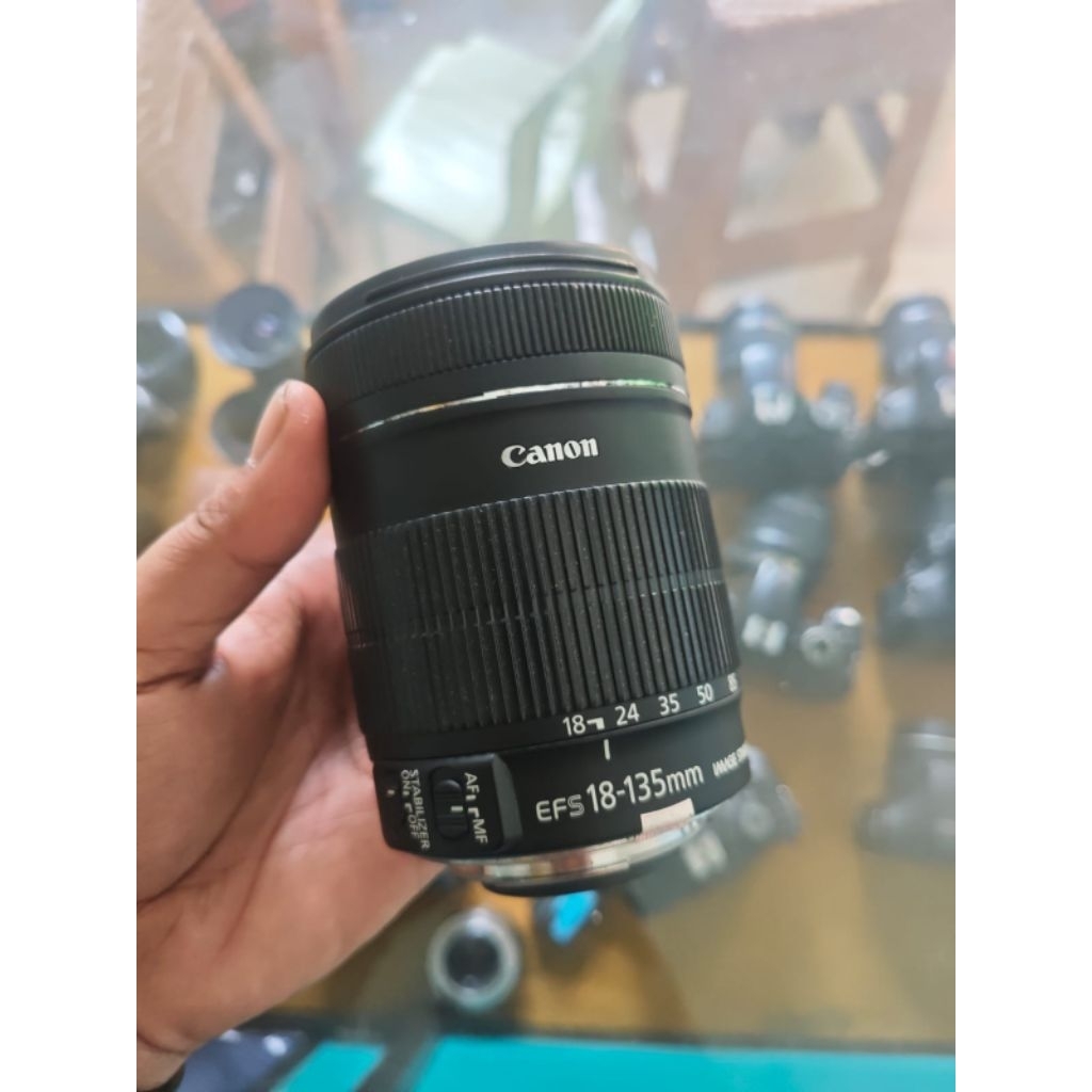 CANON EFS 18-135MM