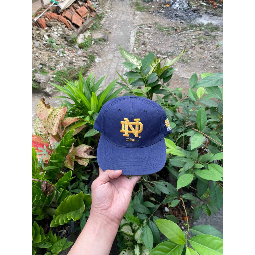 Vintage Sports Specialties Notre Dame Irish Snapback