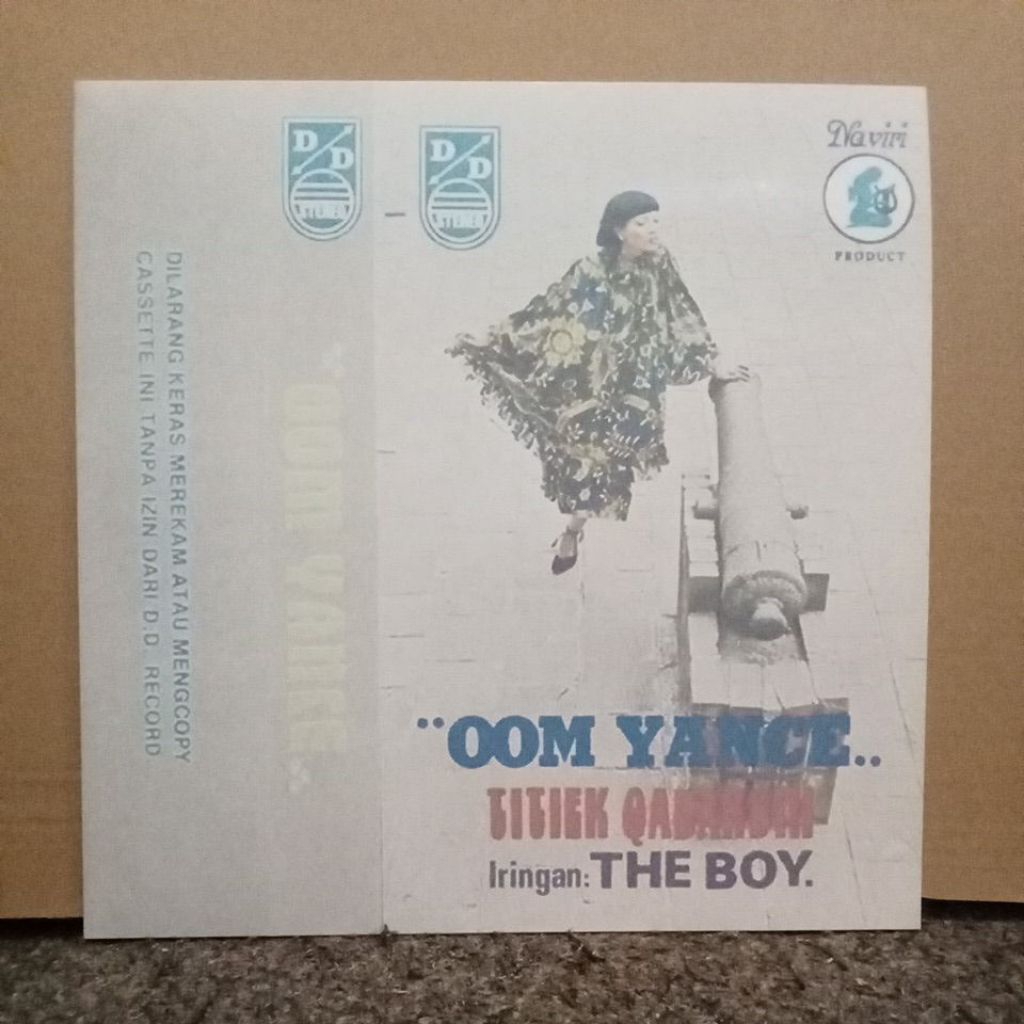 Vinyl Piringan Hitam 12 inch Titiek Qadarsih-Oom Yance