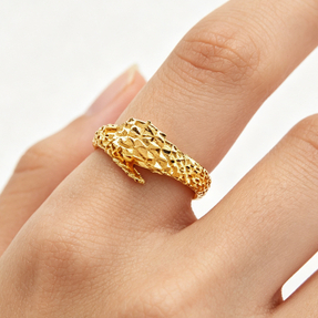 Cincin Bentuk Ular EmasCincin Ular Mewah Emas Anti KaratCincin Bentuk Ular Emas Desain Unik Anti Kar