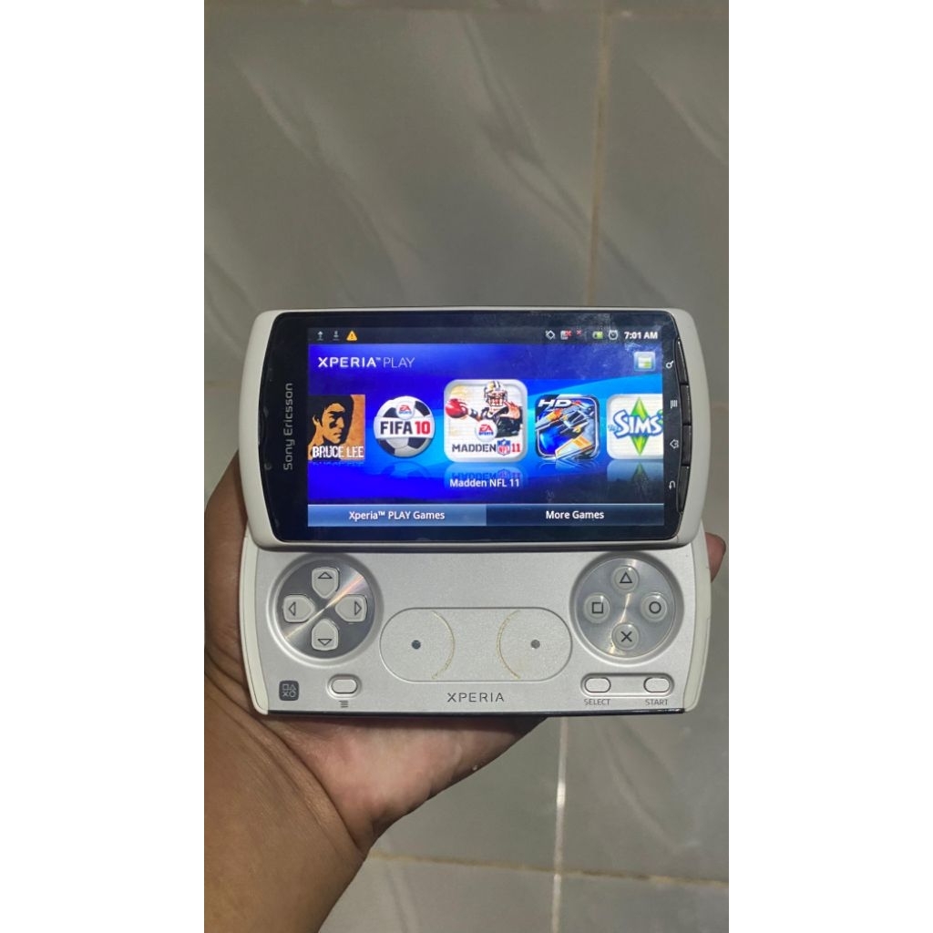 sony Xperia play normal mulus