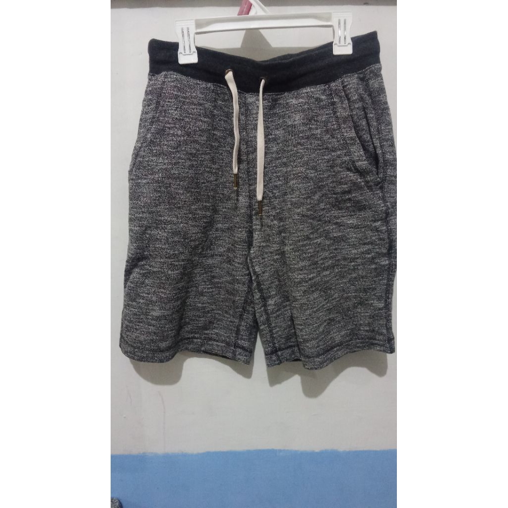 Celana Pendek GU