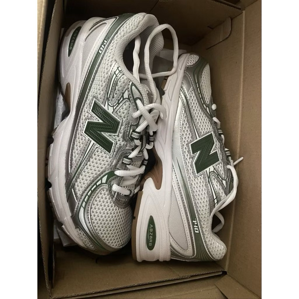 New Balance 740