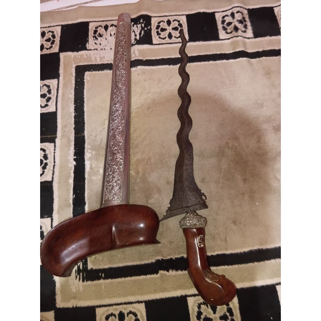 keris sepuh luk 13