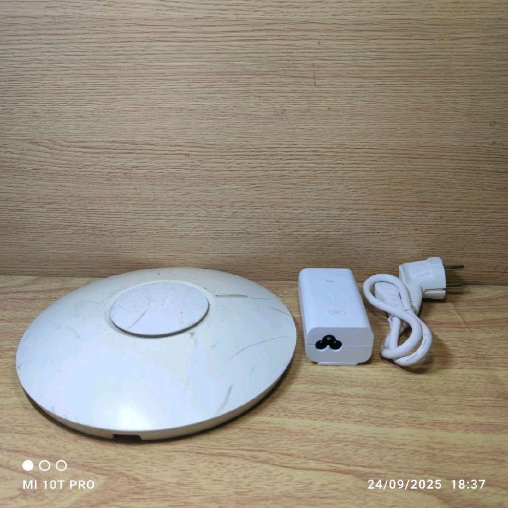 Ubiquiti Wireless Wifi Unifi AP UAP Pro Dual Band Gigabit