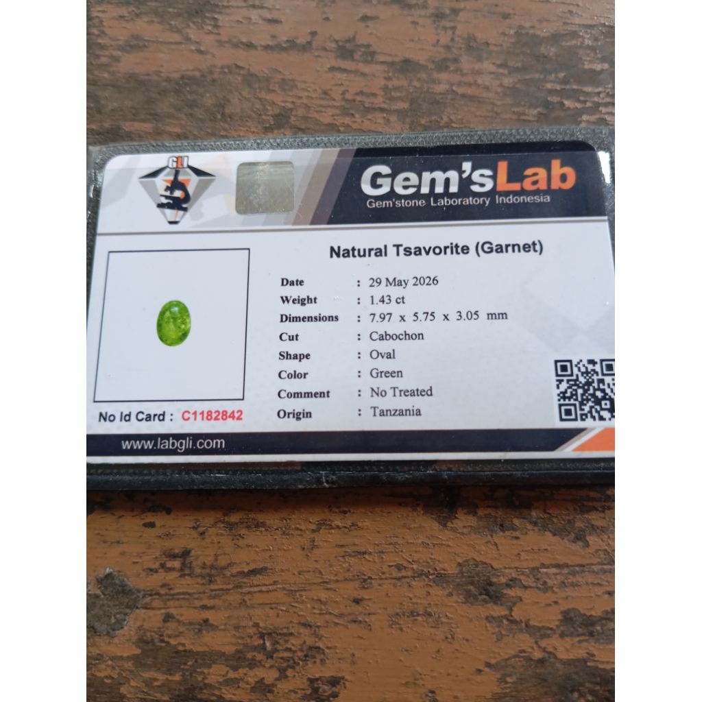 TSAVORITE garnet memo mulus no minus