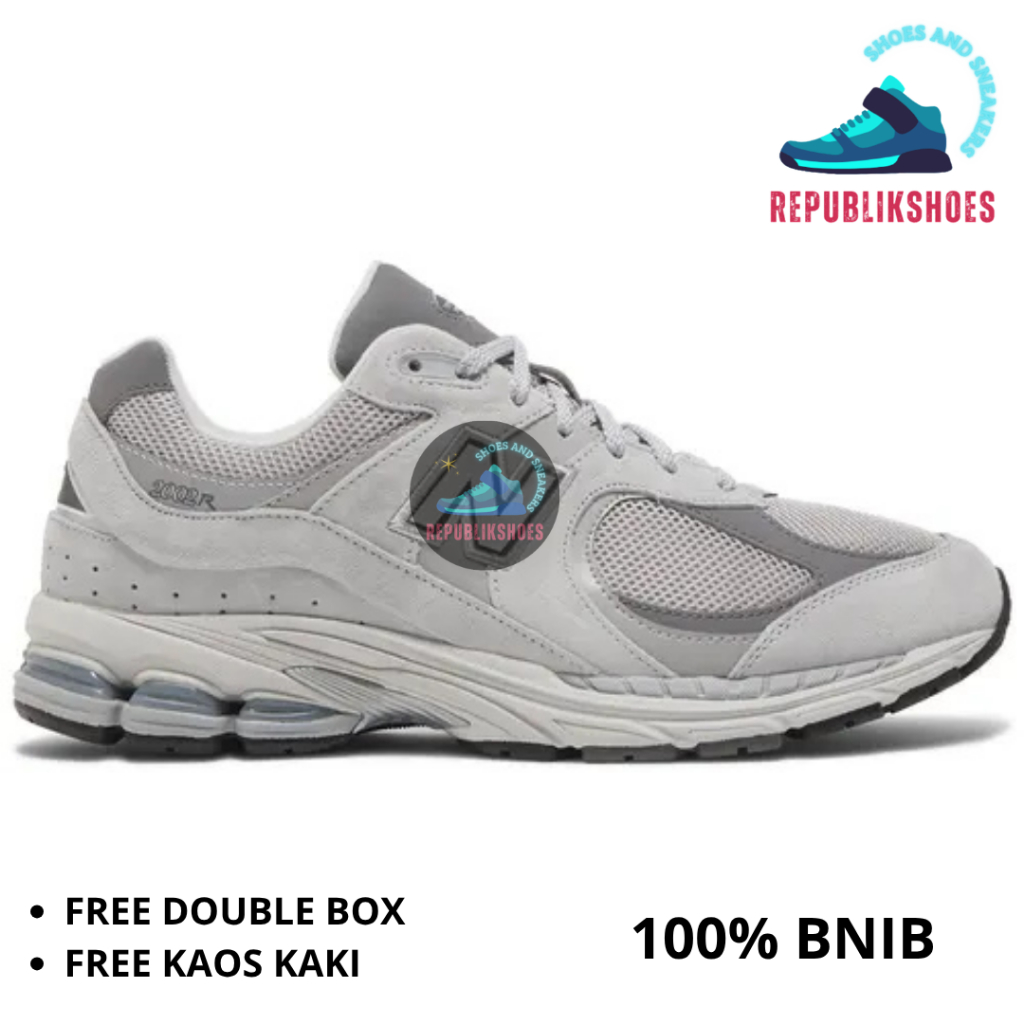 Sneakers Pria NB 2002R Grey