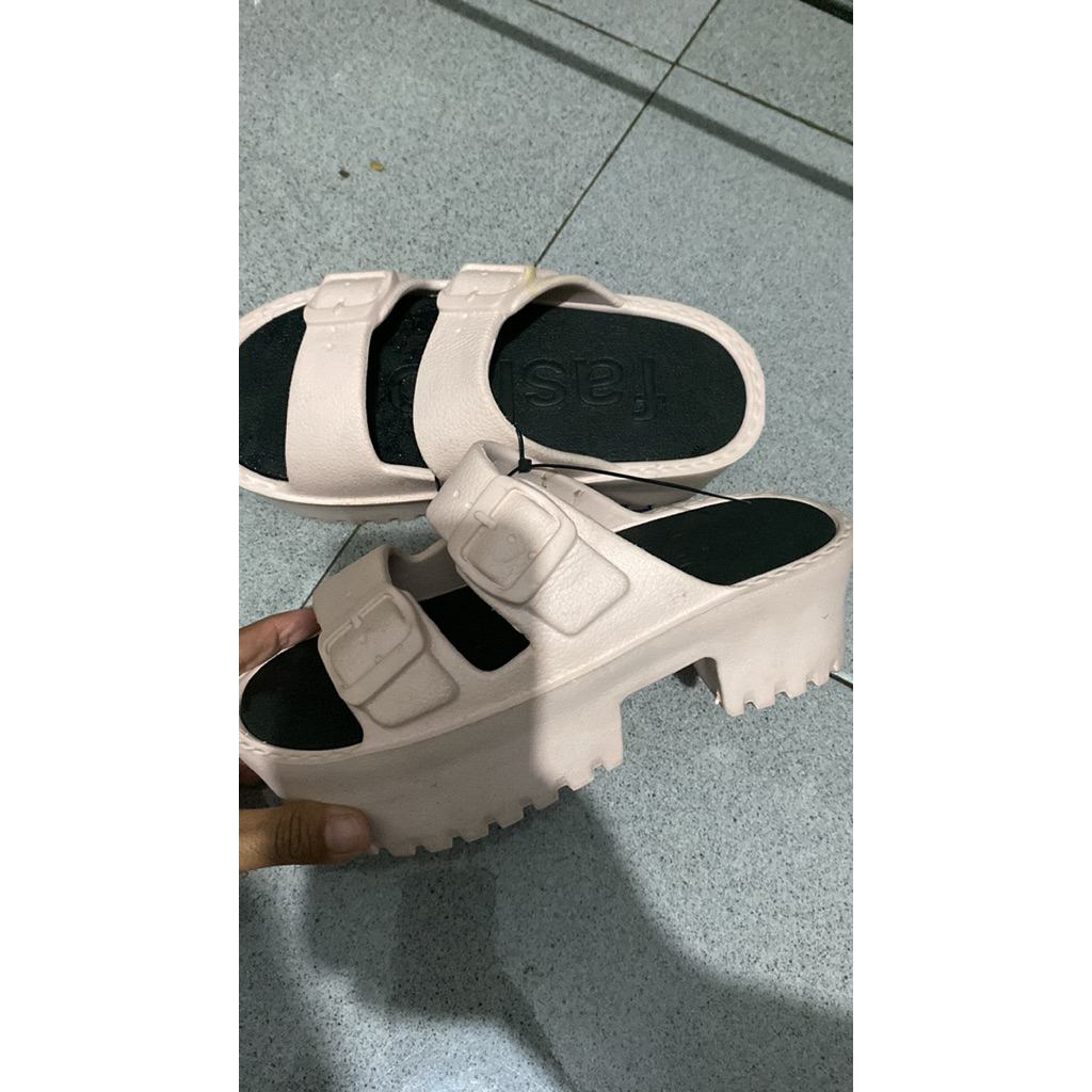 Nadila Stuff Sale/Obral Sendal/Obral Sepatu