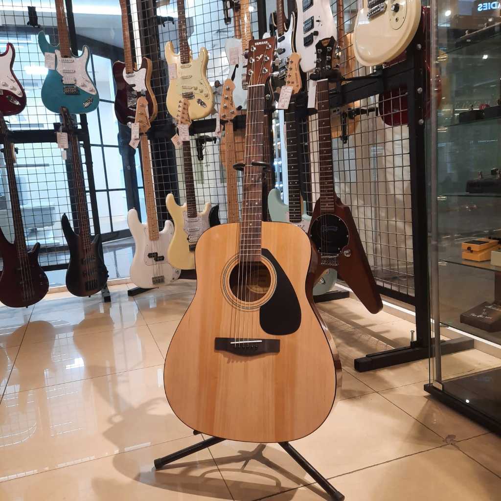 Yamaha F310 - Yamaha F-310 Acoustic Guitar / Folk Guitar NT (Natural)
