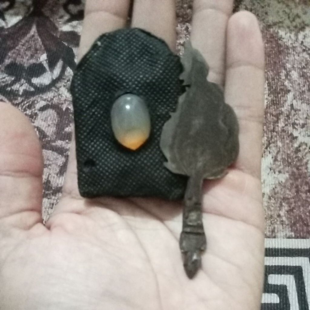 ageman Semar sajen