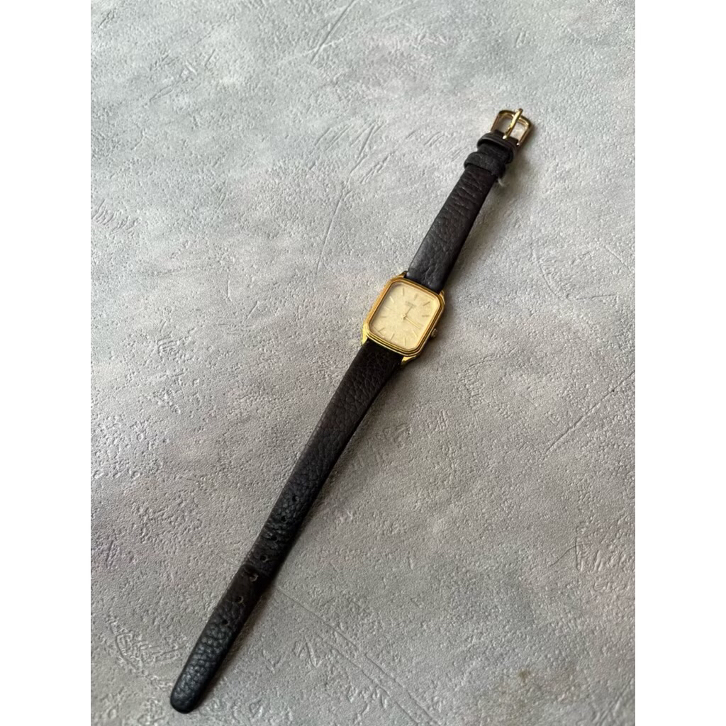 Seiko Tank Snowflake Gold Vintage Dial Preloved