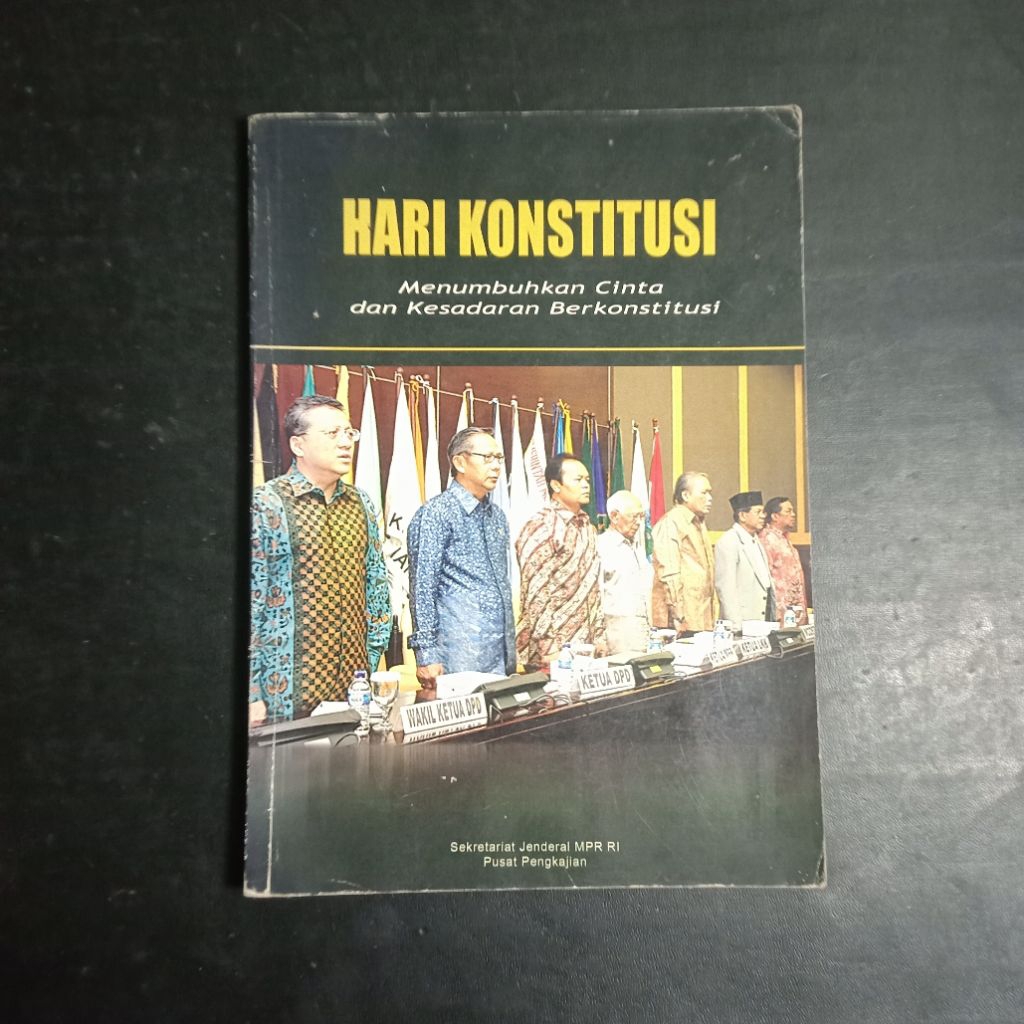 Hari Konstitusi (Menumbuhkan Cinta dan Kesadaran Berkonstitusi)