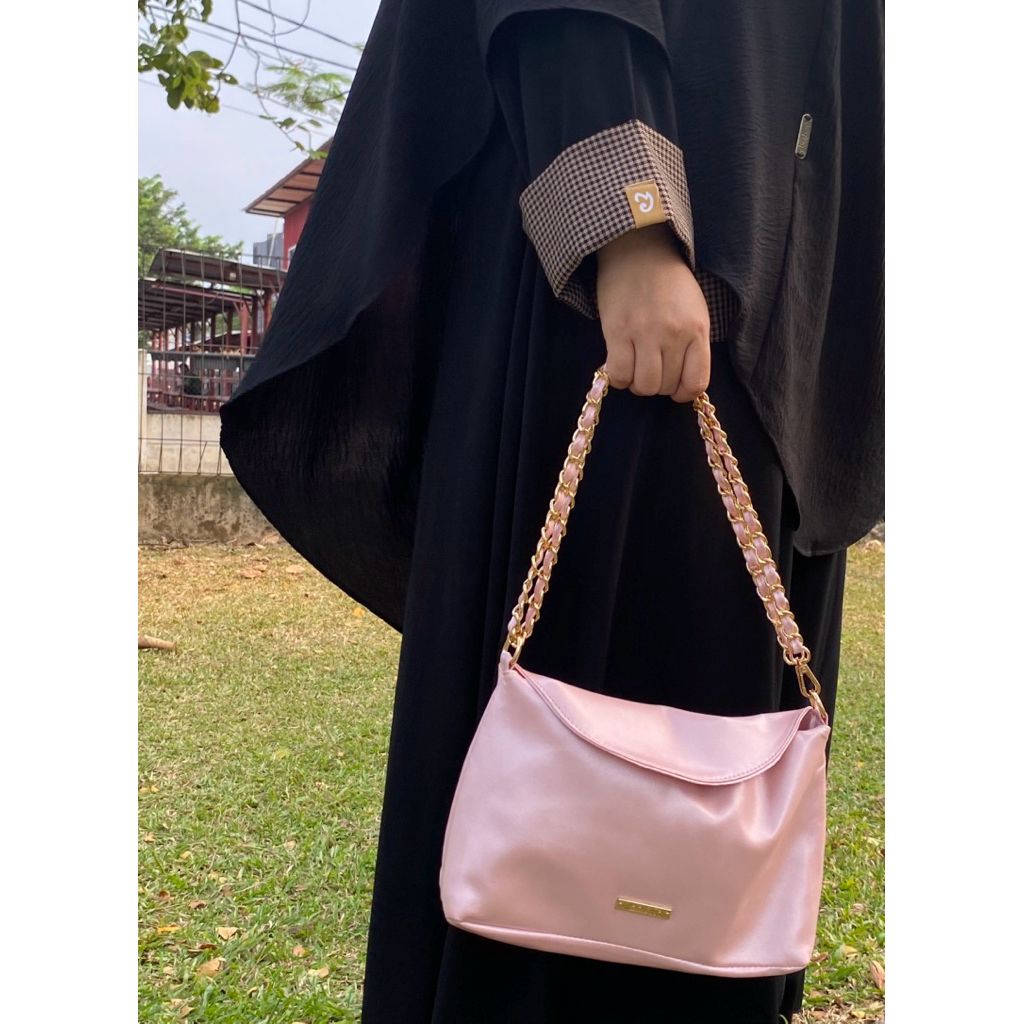 Tas ellena Namikita by kamiya
