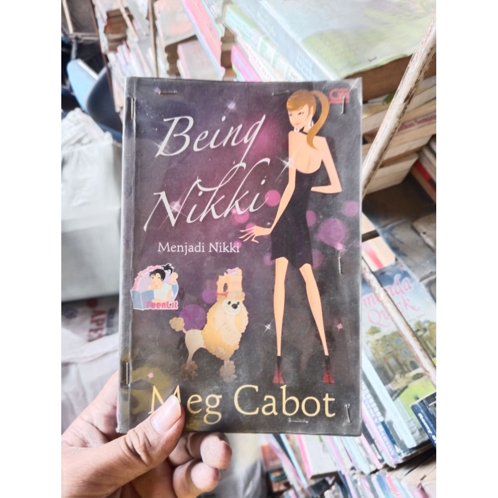 Novel TeenLit: Being Nikki (Menjadi Nikki) - Meg Cabot Terjemahan Indonesia
