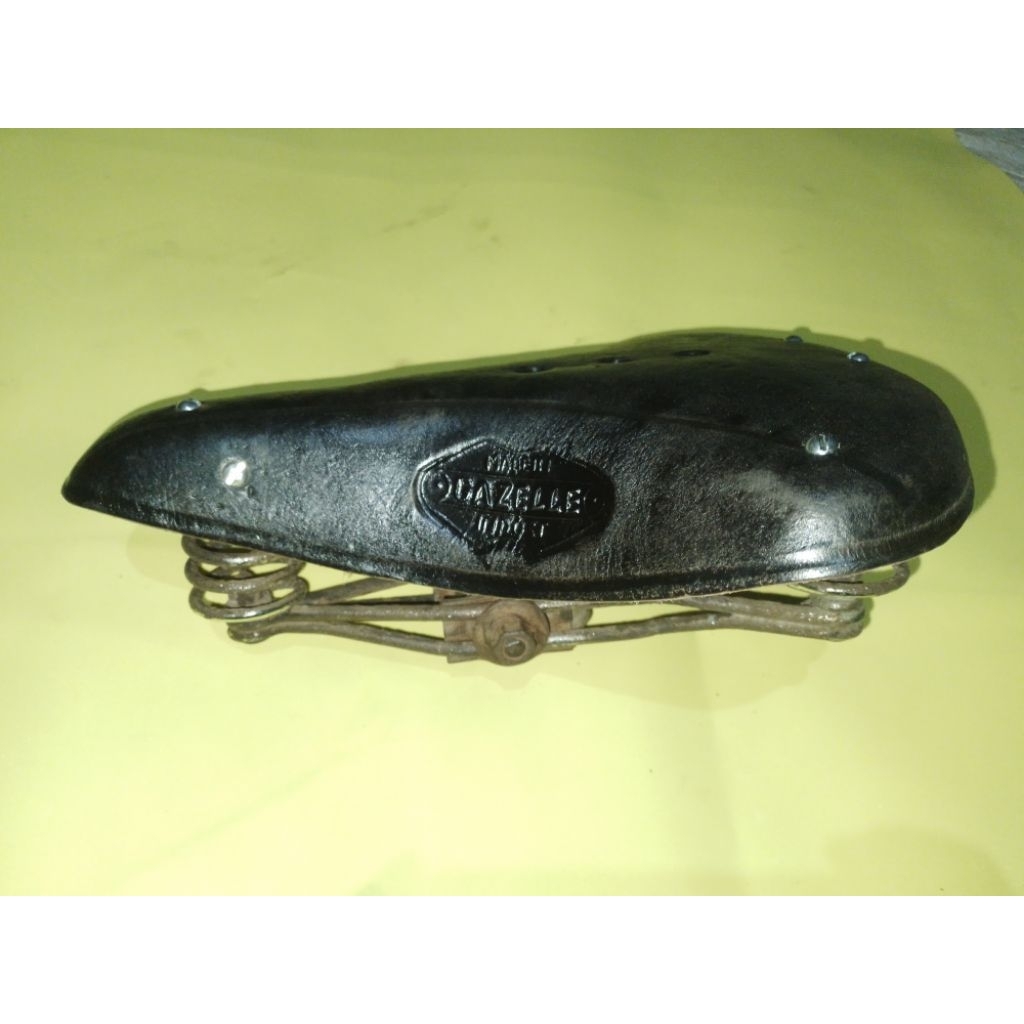 Sadel Sepeda onthel Dames warna hitam