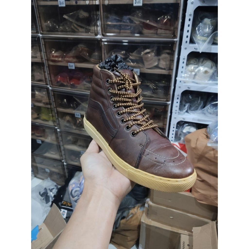 Sepatu Vans SK8 Leather size 42