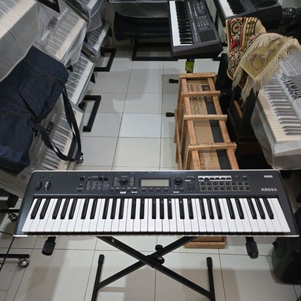 KORG KROSS 2 61 Keyboard Synthesizer Workstation Second Mulus Good Condition