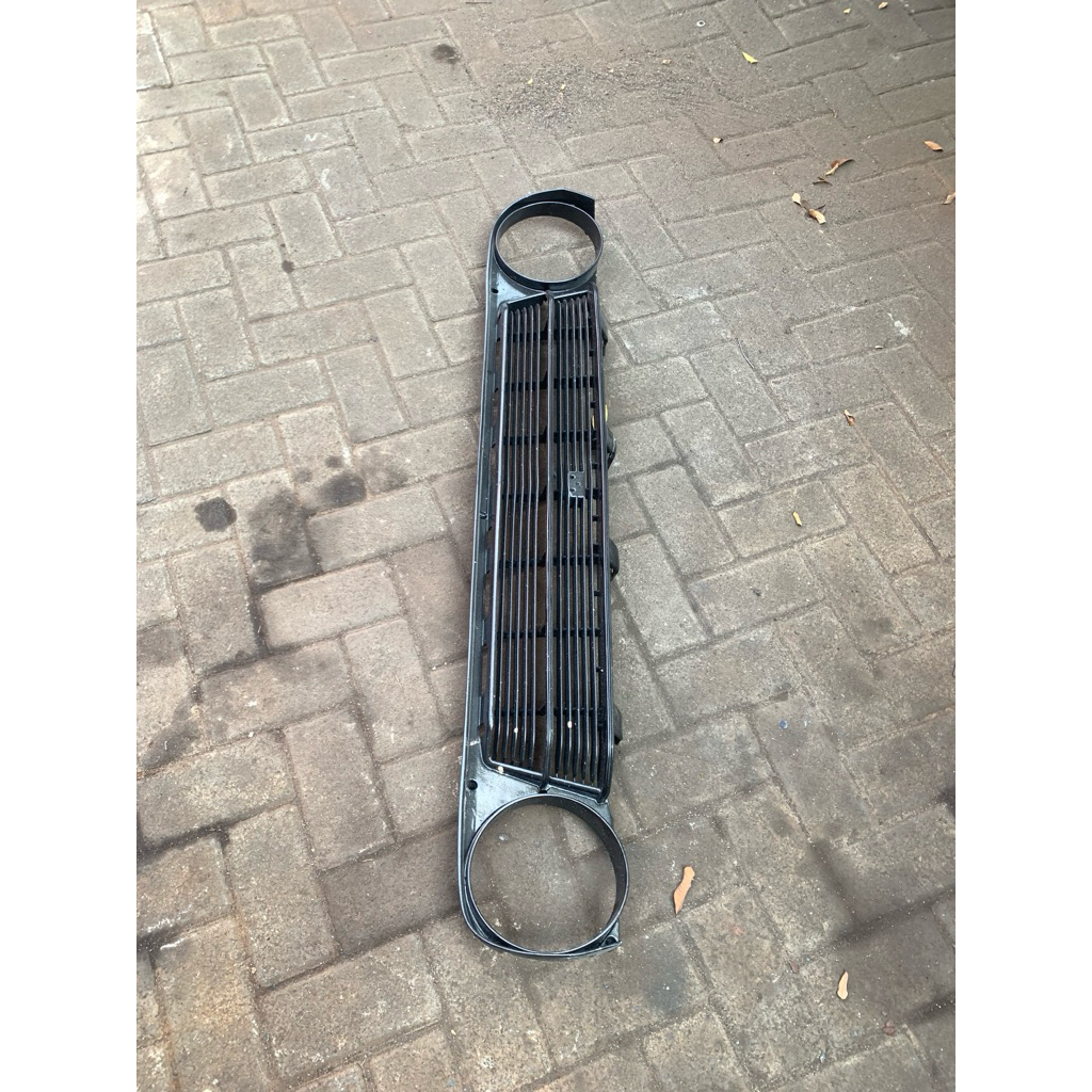 GRILL DEPAN COROLLA KE30 copotan