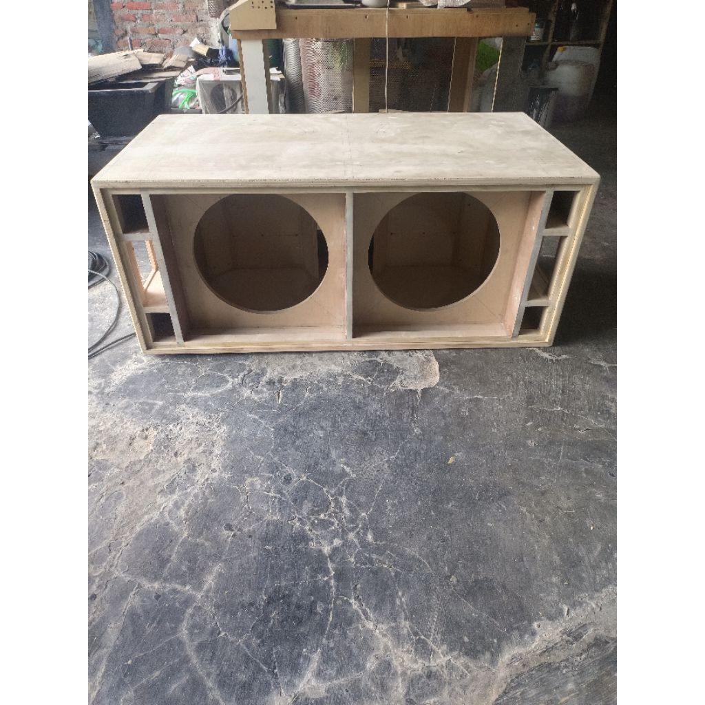 BOX LOW MID 15 INCH DOUBEL FINISHING+BREKET