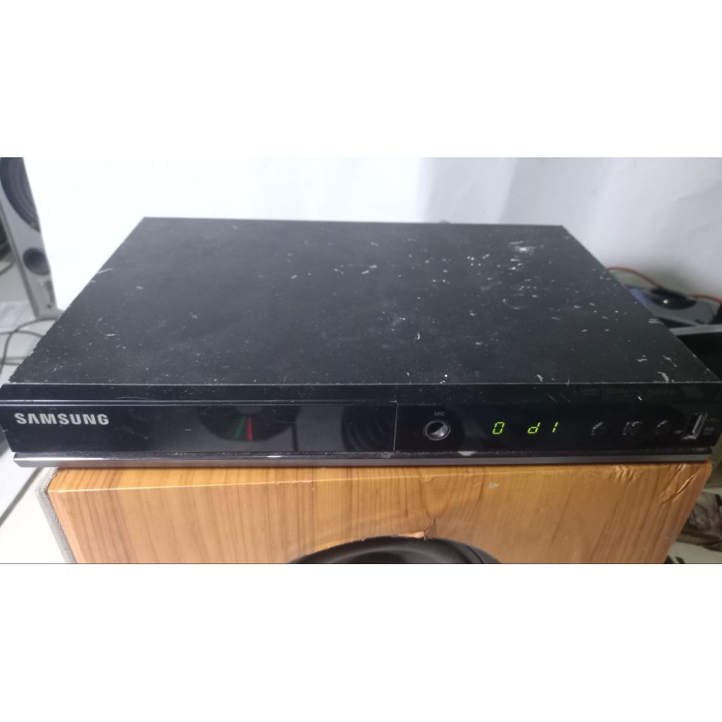 SAmsung DVD player VCD CD Mp3 port USB tanpa remote