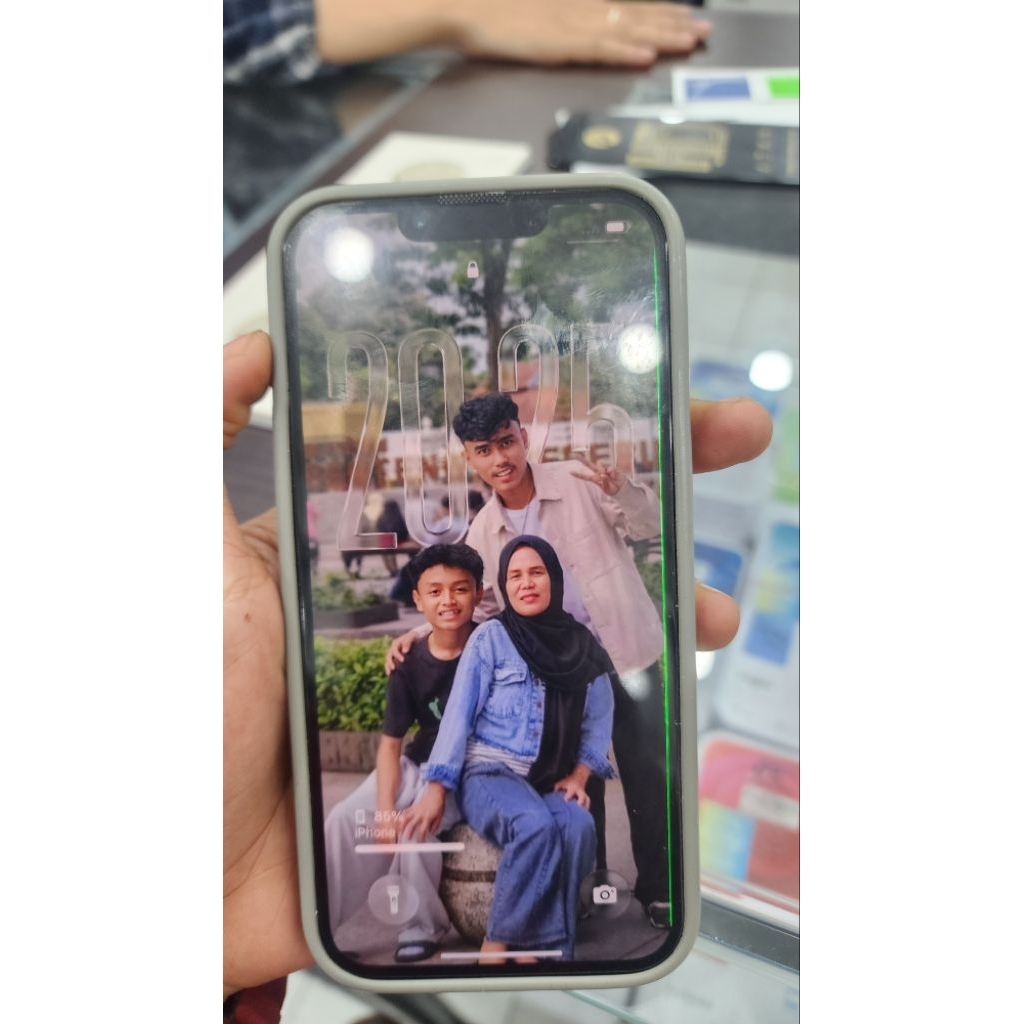 LCD Iphone 13 Original Minus Bergaris 1