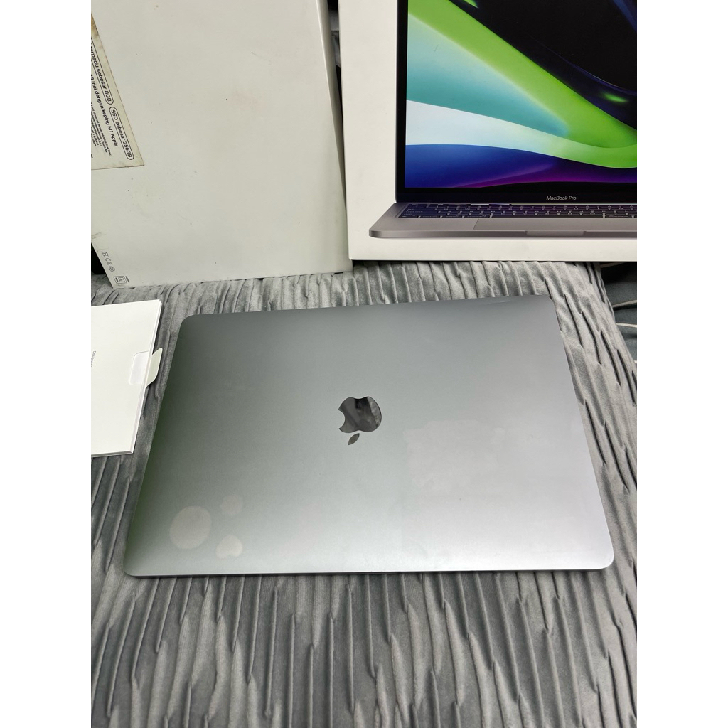 Macbook Pro M1 13-inch ram 8/256gb bekas resmi ibox murah