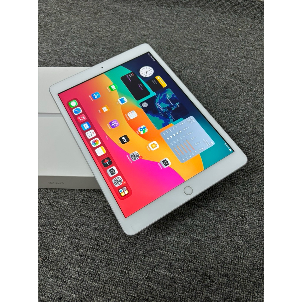 Ipad 6 WiFi Silver iOs 17 Semua Normal Jual Murah Mulus Fullset