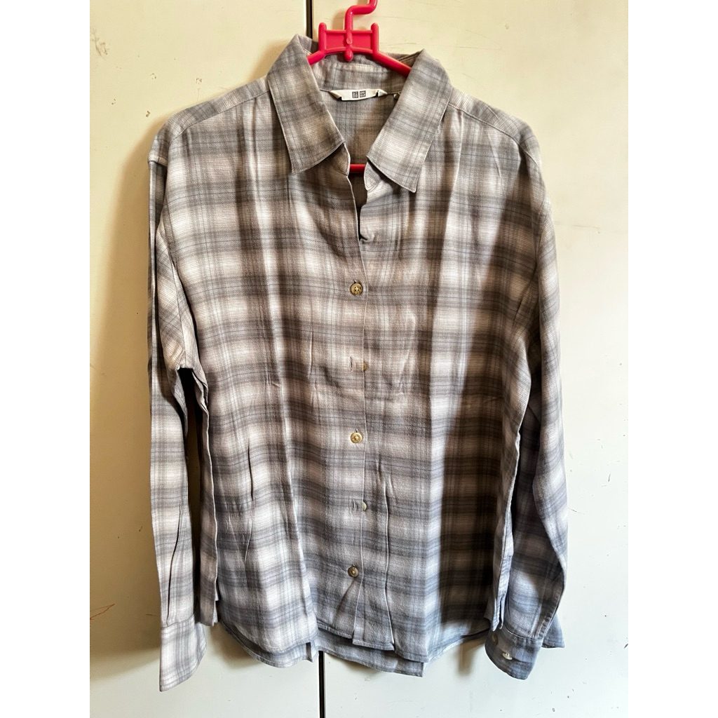 Uniqlo Kemeja Flannel Lembut Kerah Skipper