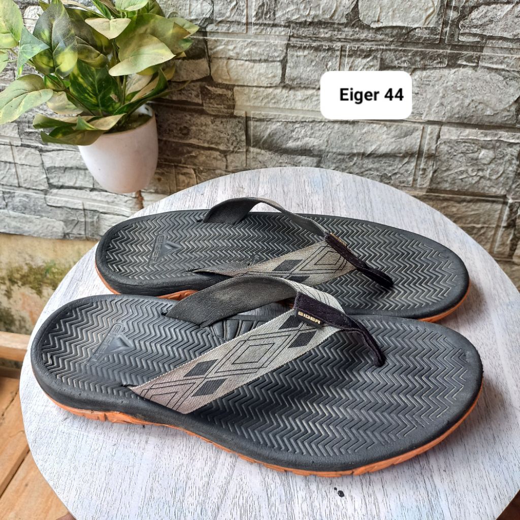 Sandal second/bekas merk Eiger size44 insol 28,5cm