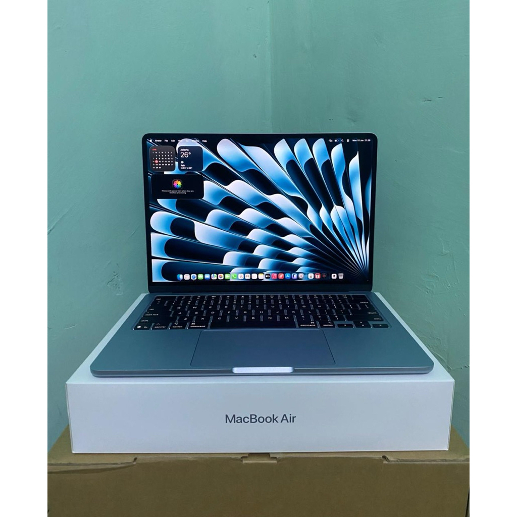 Macbook Air M4 13 Inch 2025 16/512GB SSD Second Original fullset like new free case