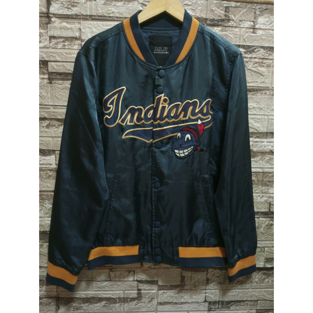 Jaket Varsity Indians