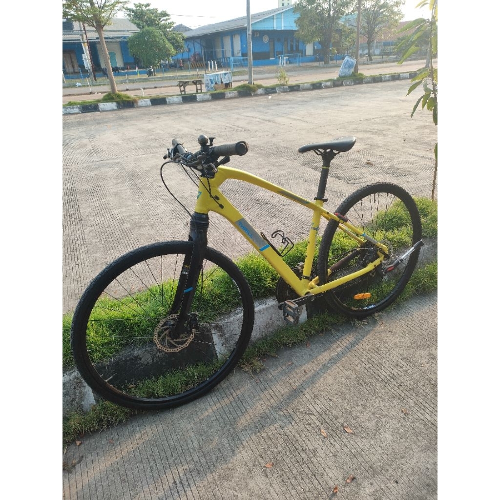 sepeda hybrid thrill volare 3.0 size M second/bekas