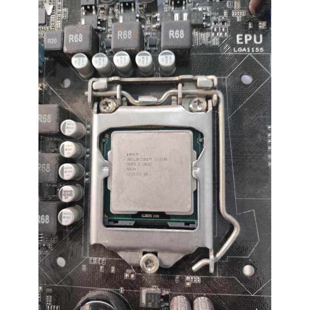 Procy i3 2100 bonus mobo