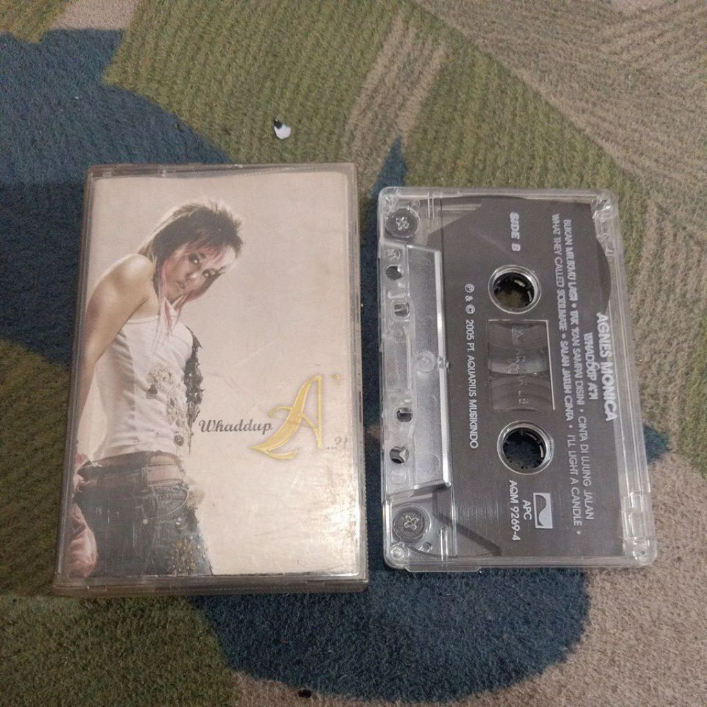 KASET PITA AGNES MONICA