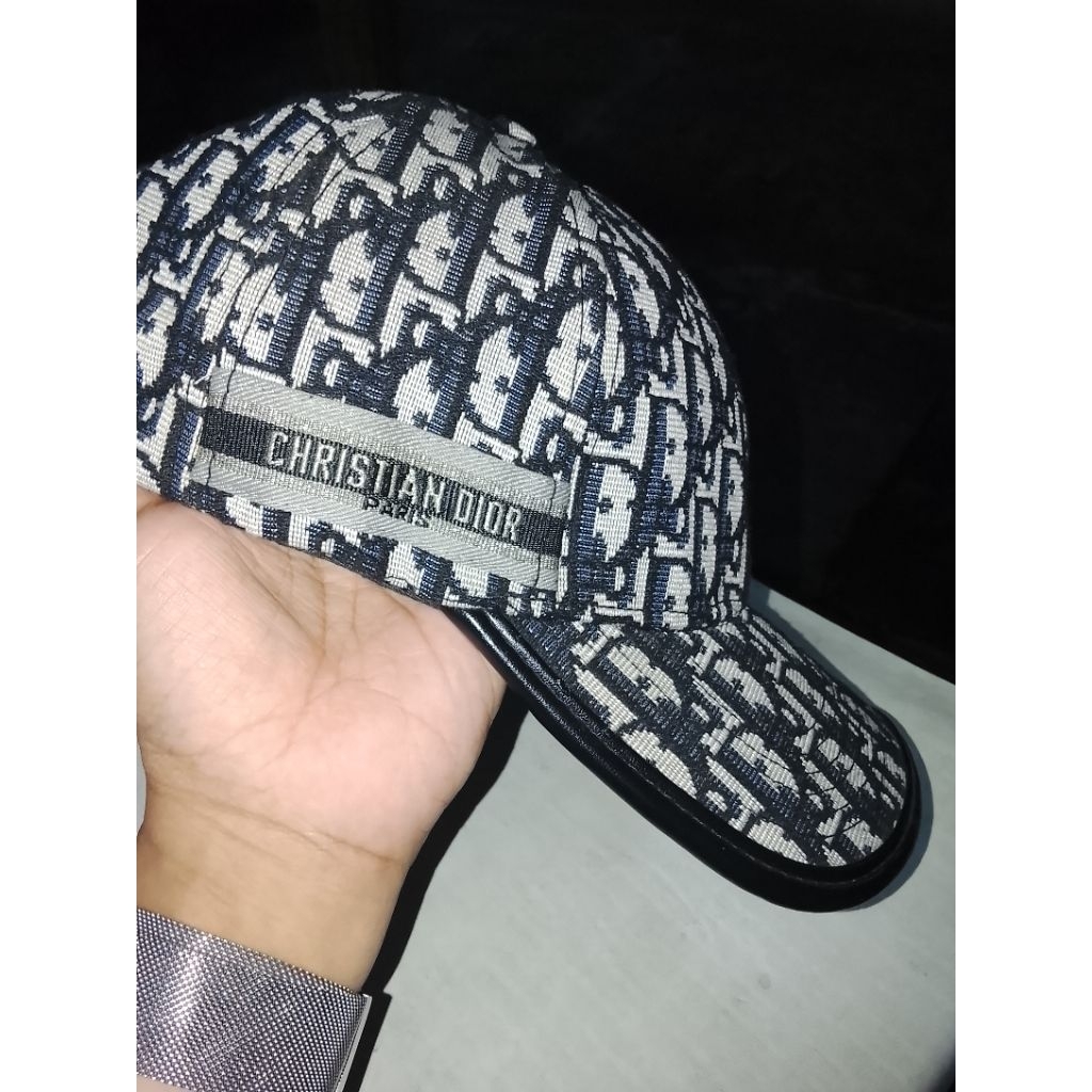 Topi dior