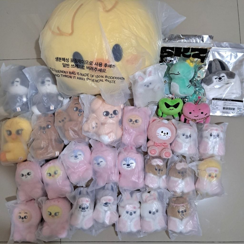 ready stock skzoo teddy bear skzoo cushion face puppym  wolfchan