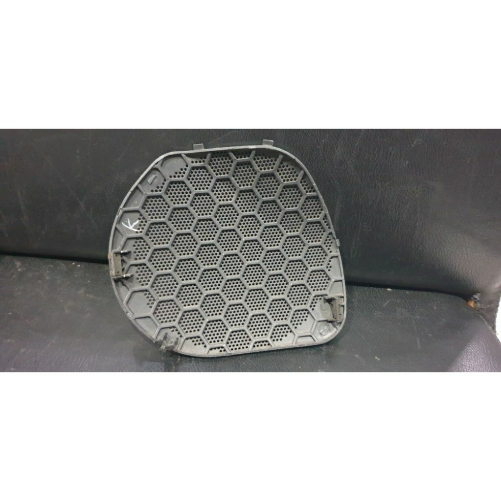 Tutup Grille Grill Speaker ORI Honda Ferio 1996 up bagian Kiri L depan bekas