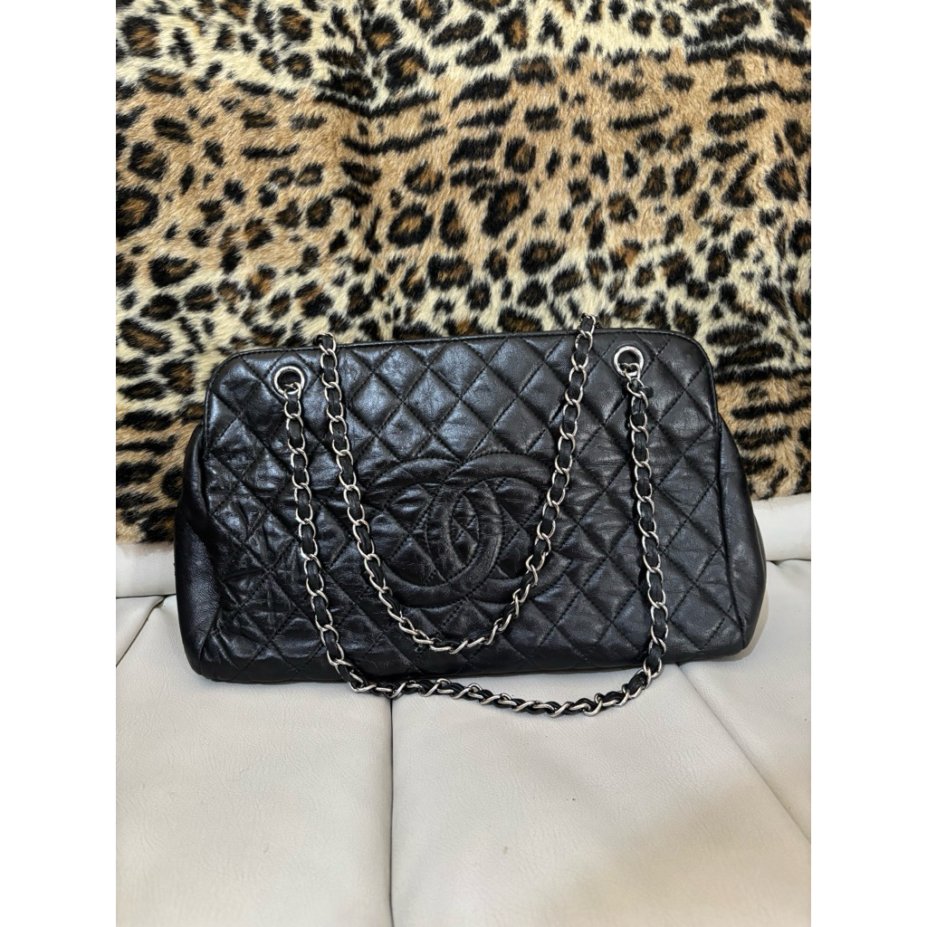 tas Premium Channel Shoulder Bag