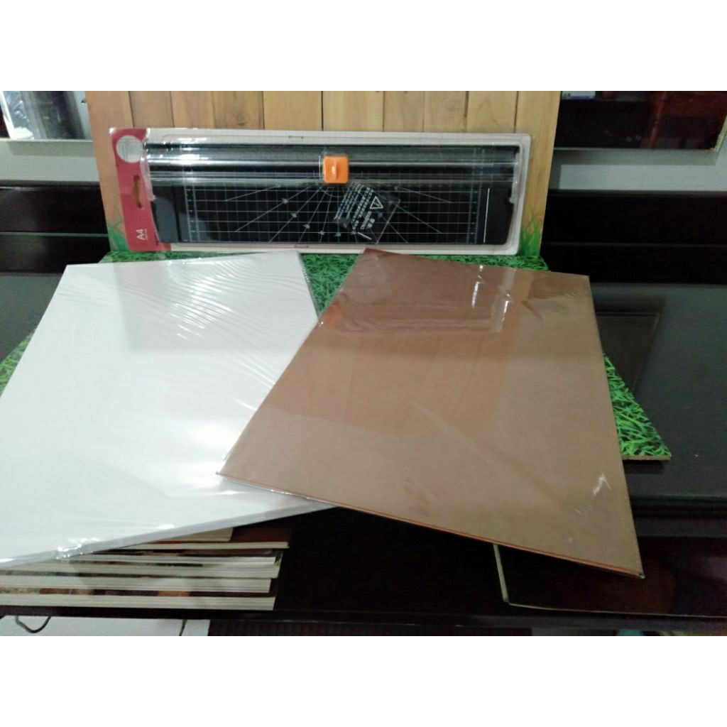 alat memotong kertas A4