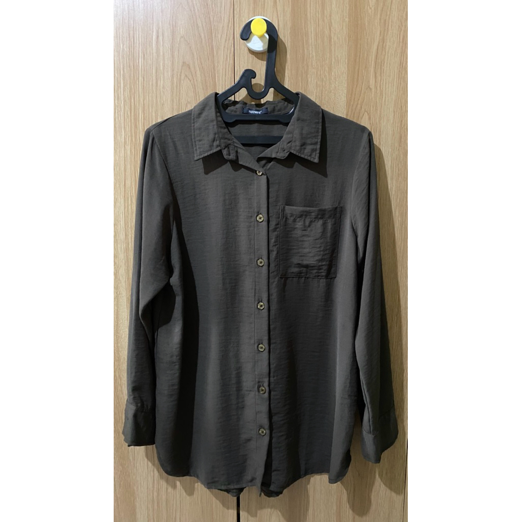 Baju atasan kemeja blouse lengan panjang wanita merk Hardware size L warna hijau army