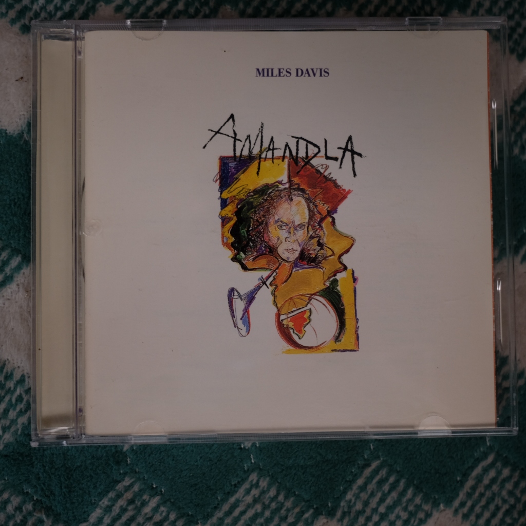 CD MILES DAVIS  --  AMANDLA