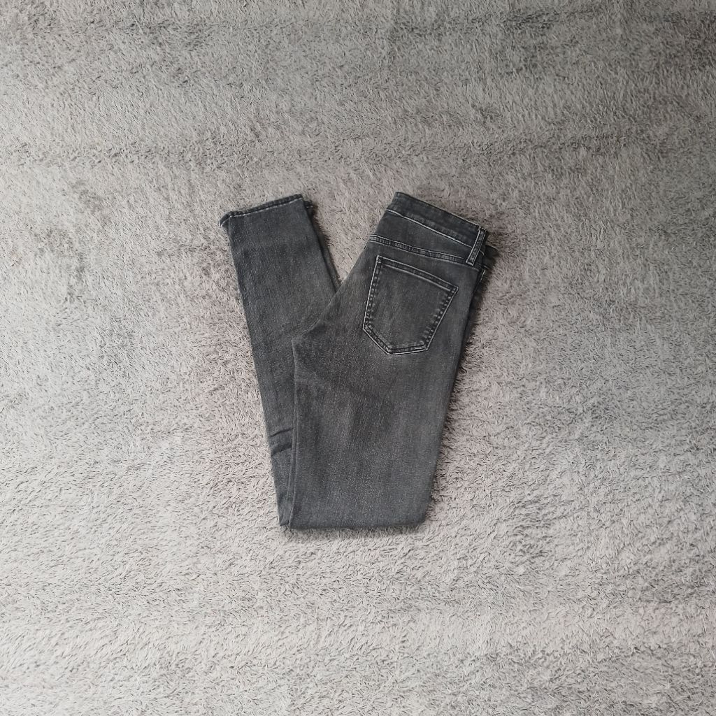 Celana Panjang Jeans Uniqlo Ultra Strecth Fabric
