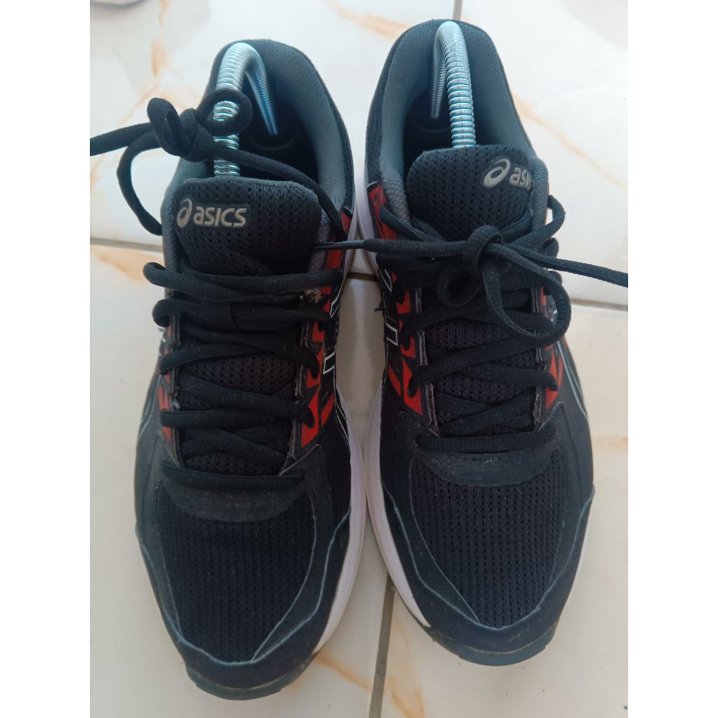 sepatu sneaker preloved