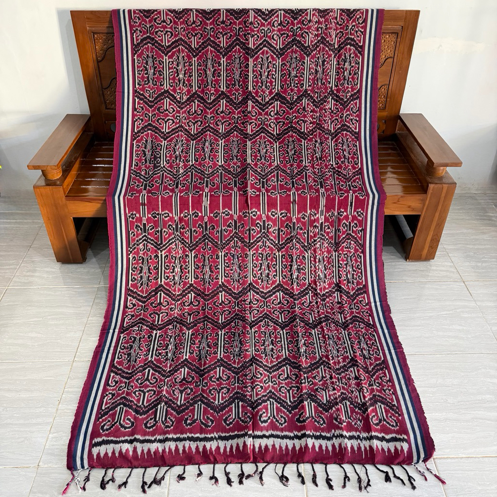 Kain Tenun Sintang Pua Kumbu Souvenir Kalbar (120 cm x 240 cm)