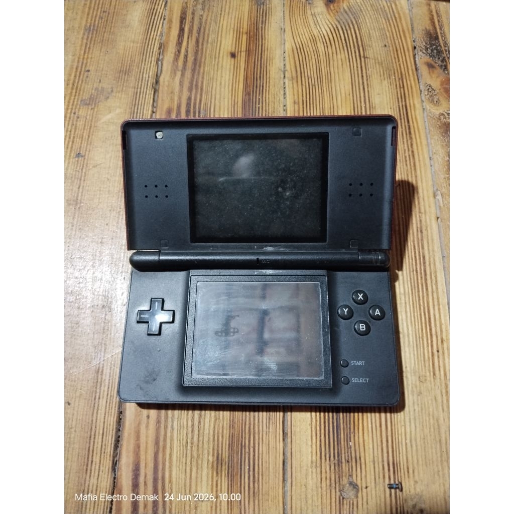 Nitendo DS lite gambling belum tes gk ada batrenya