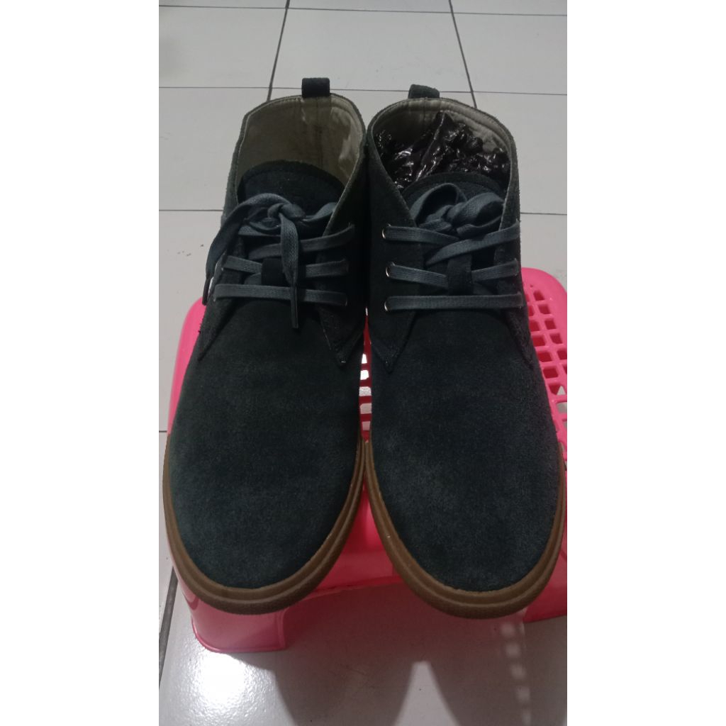 sepatu prada